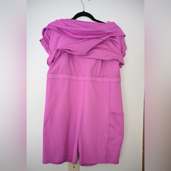 GapFit Womens XXL Athletic Dress with Bike Shorts Pockets Bright Pink Tank NWOT - Picture 3 of 14